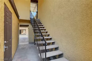 Photo #2: 2732906 Listing 