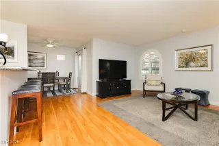 Photo #2: 2732912 Listing 