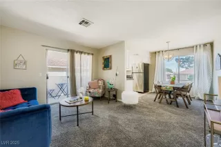 Photo #2: 2732917 Listing 