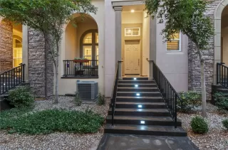 Photo #2: 2732925 Listing 