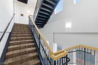 Photo #6: 2732934 Listing