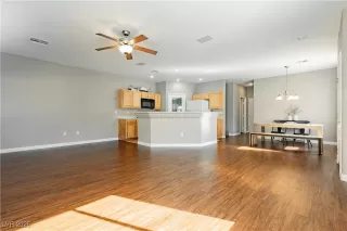 Photo #5: 2732942 Listing