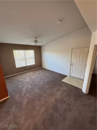 Photo #5: 2732957 Listing