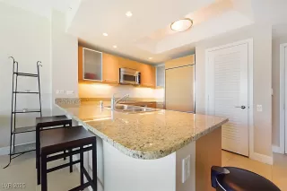 Photo #2: 2732979 Listing 