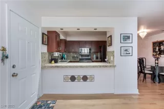 Photo #3: 2732983 Listing 