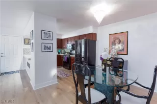 Photo #5: 2732983 Listing 