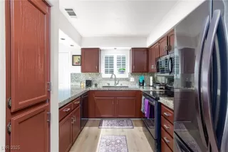 Photo #6: 2732983 Listing 