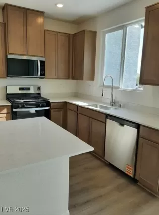 Photo #1: 2733005 Listing