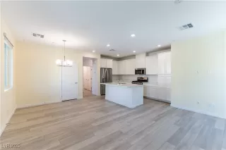 Photo #1: 2733006 Listing 