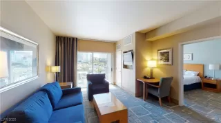 Photo #5: 2733024 Listing