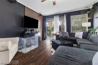 Photo #3: 2733028 Listing