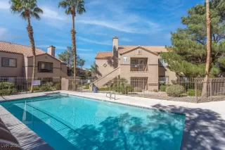 Photo #1: 2733057 Listing