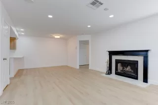 Photo #3: 2733057 Listing