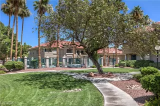 Photo #5: 2733067 Listing