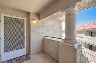 Photo #6: 2733067 Listing