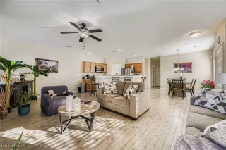 Photo #2: 2733132 Listing