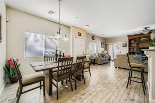 Photo #3: 2733132 Listing