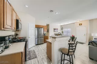 Photo #5: 2733132 Listing