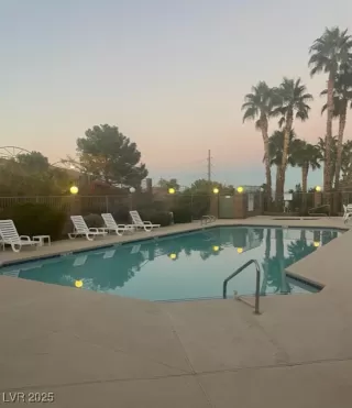 Photo #5: 2733150 Listing 