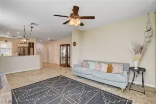 Photo #4: 2733155 Listing