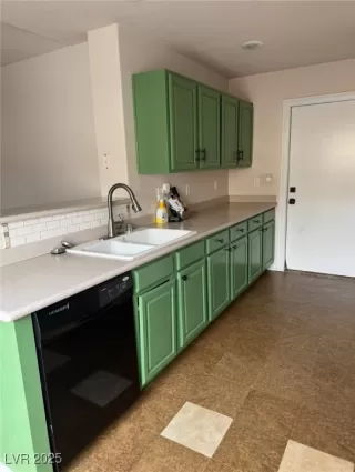 Photo #3: 2733160 Listing