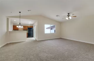 Photo #4: 2733160 Listing