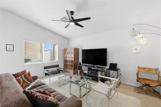 Photo #2: 2733161 Listing