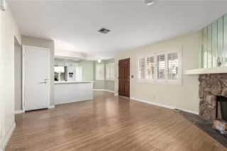 Photo #4: 2733192 Listing