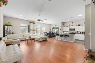 Photo #3: 2733195 Listing 