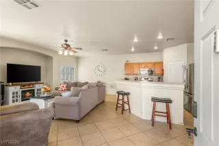 Photo #4: 2733196 Listing