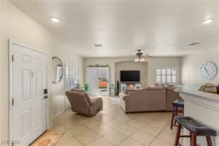 Photo #5: 2733196 Listing