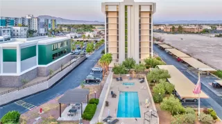 Photo #4: 2733217 Listing