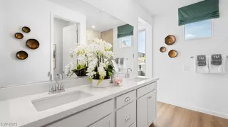 Photo #5: 2733221 Listing