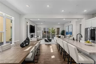 Photo #5: 2733238 Listing