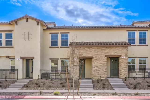 MLS: 2733257 Condo For Sale