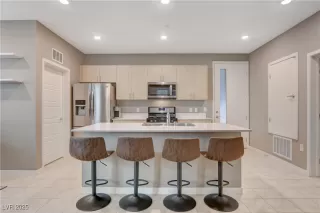 Photo #3: 2733259 Listing 