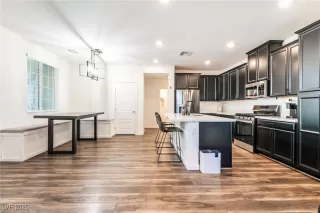 Photo #6: 2733266 Listing