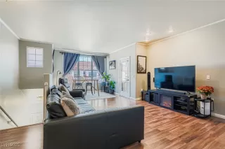 Photo #2: 2733290 Listing