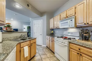 Photo #5: 2733290 Listing