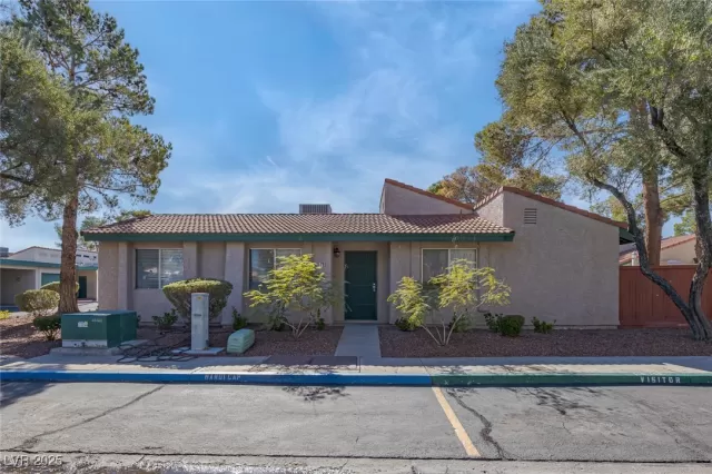 MLS: 2733291 Condo For Sale