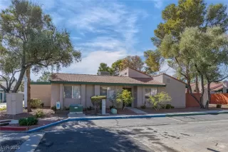 Photo #2: 2733291 Listing