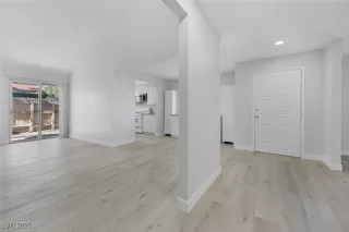 Photo #5: 2733291 Listing