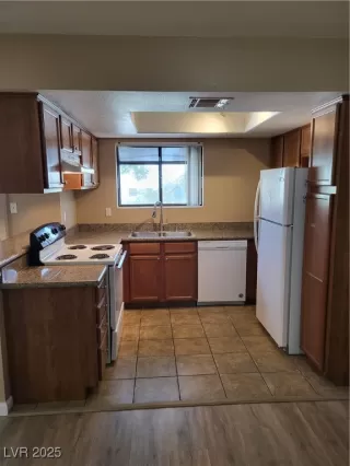 Photo #4: 2733292 Listing