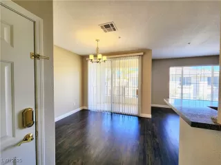 Photo #6: 2733344 Listing