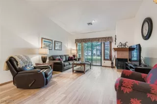 Photo #3: 2733347 Listing