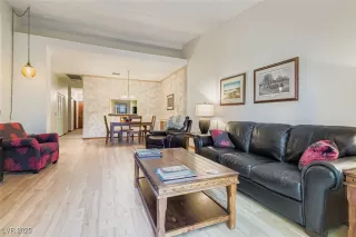 Photo #5: 2733347 Listing