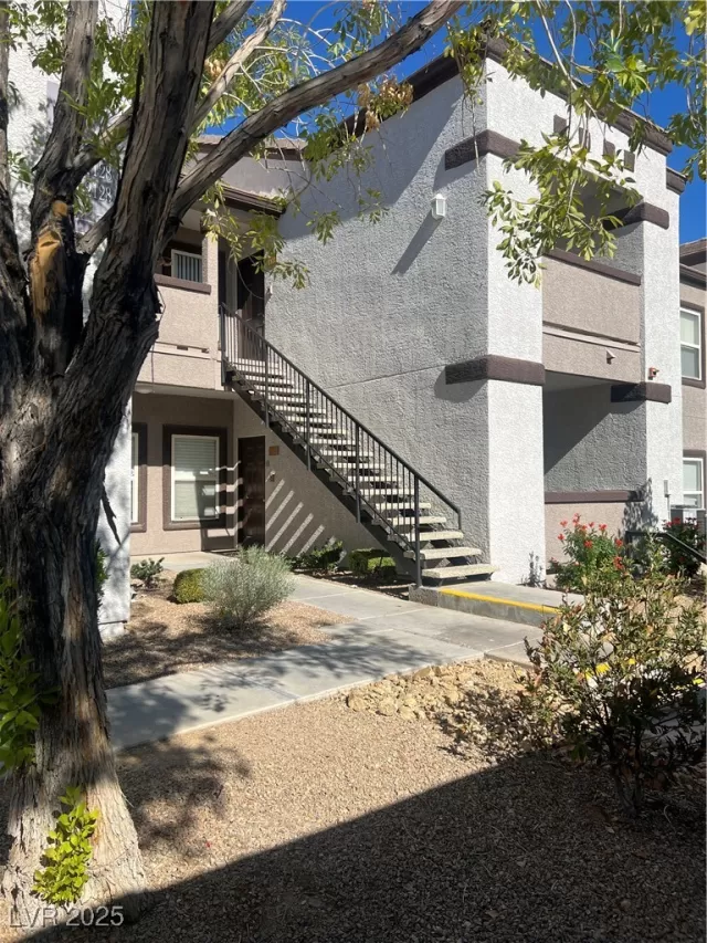 MLS: 2733354 Condo For Sale