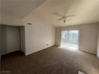 Photo #3: 2733354 Listing