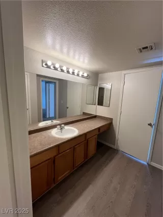 Photo #6: 2733354 Listing