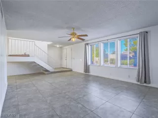 Photo #2: 2733403 Listing